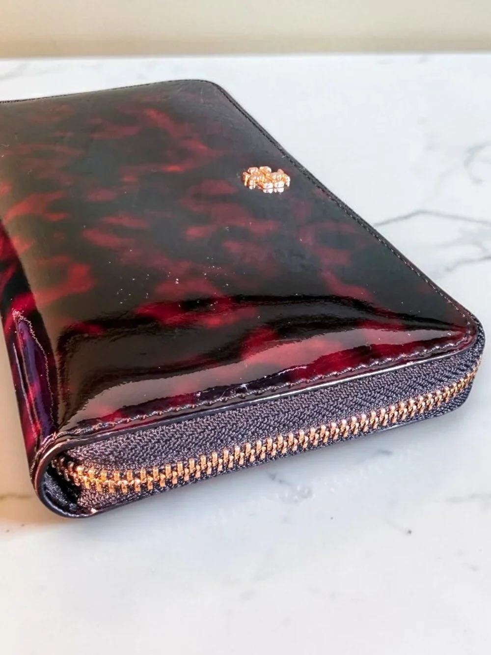Tory Burch Robinson Tortoise-Shell Print Patent Leather Zip Around Wallet